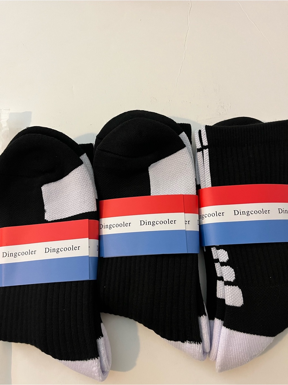 Black & White Men's Athletic Crew Socks - 3 Pack